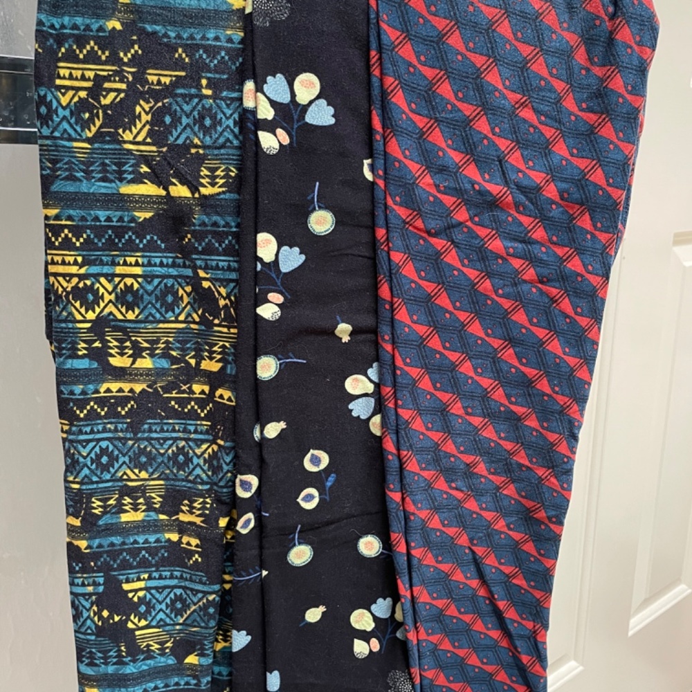 LuLaRoe OS Leggings - Picture 2 of 6